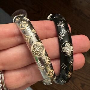 Fashion style clover bracelets silver and black w/diamond accents